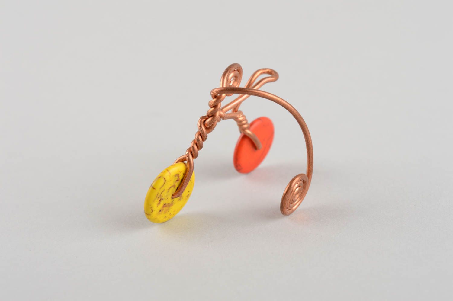 Figurine en fil de cuivre et pierres jaune et orange faite main bicyclette  photo 4
