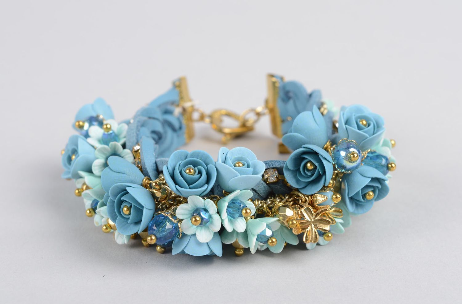 Bracelet avec fleurs bleues Bijou fait main en pâte polymère Cadeau femme photo 1