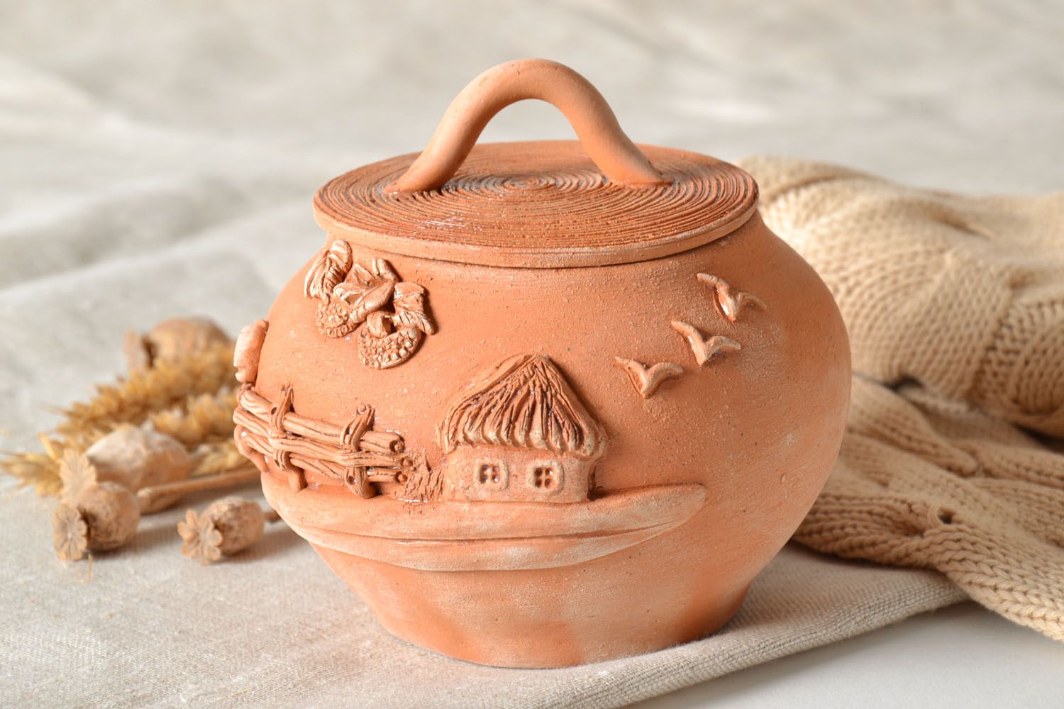 Clay pot with lid photo 1