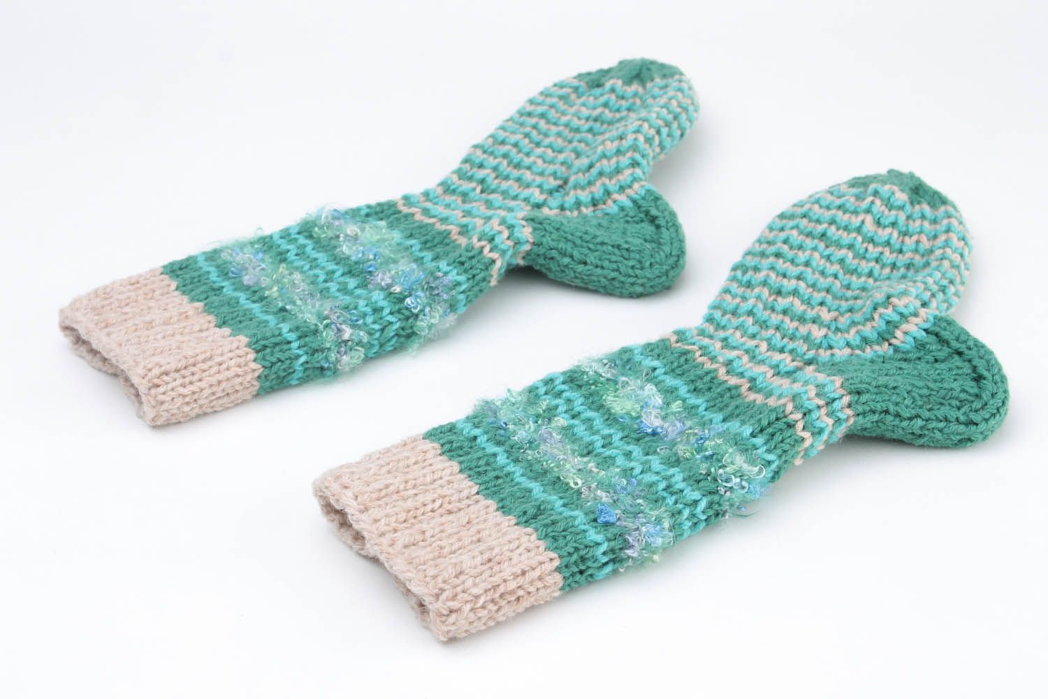 Chaussettes tricotées vertes en laine et demi-laine  photo 4