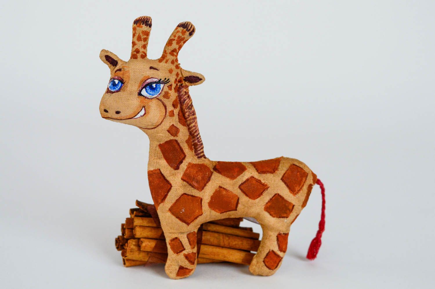 Мягкая игрушка жираф из ткани ручной работы с росписью ароматизированная фото 3