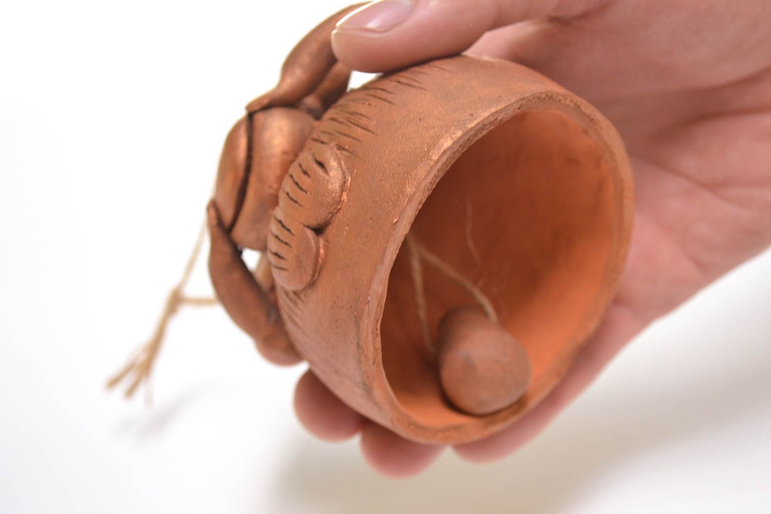 Глиняный сувенир ручной работы колокольчик из глины колокольчик сувенирный  фото 5