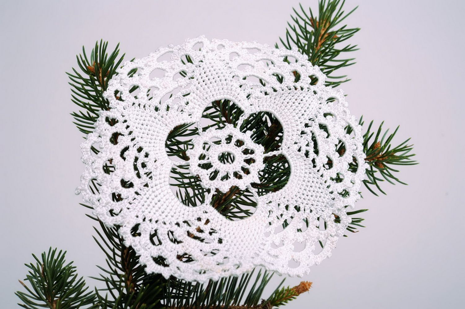 Crocheted napkin for New Year's composition photo 2