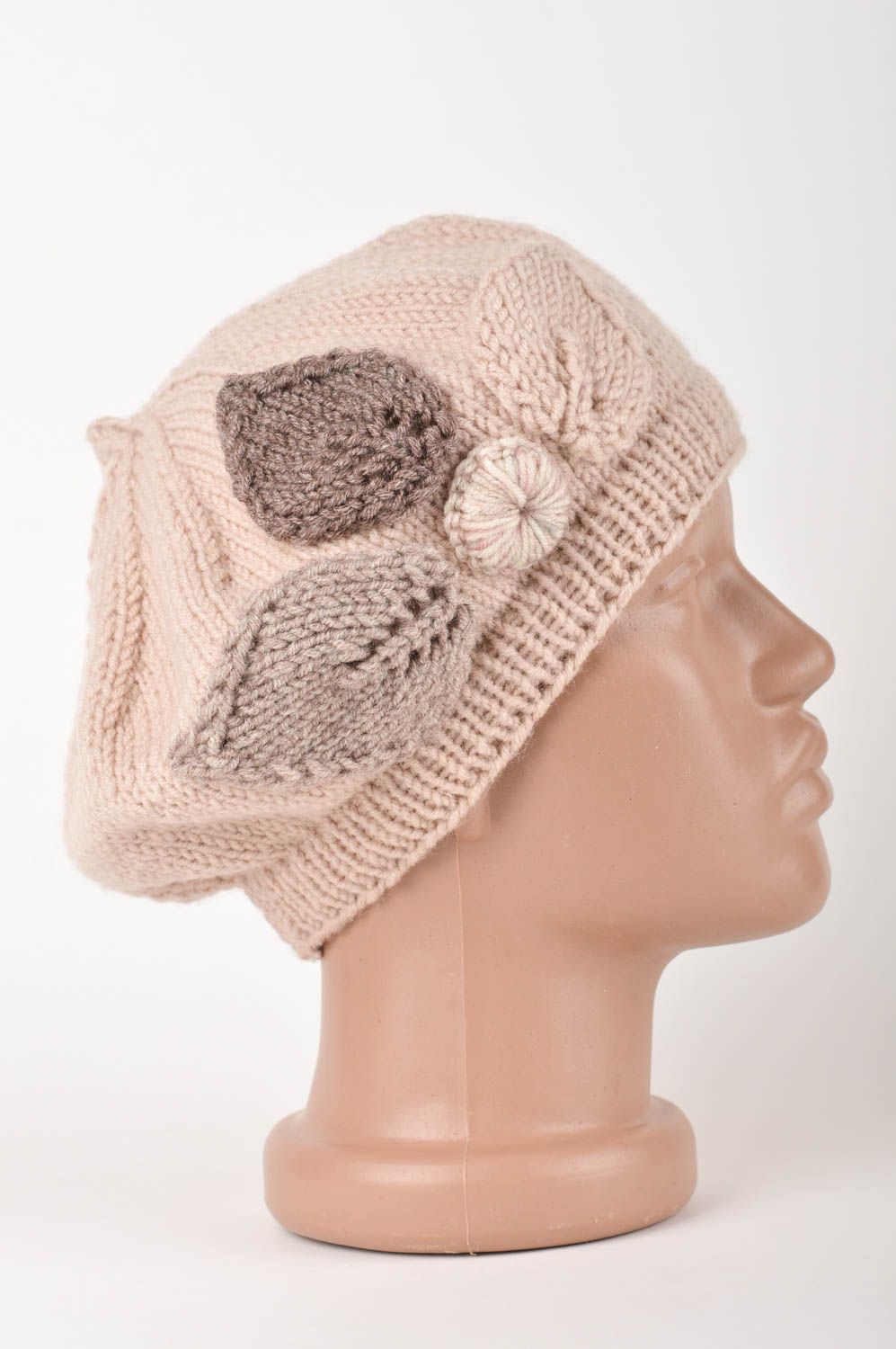 Béret beige tricoté au crochet Chapeau fait main en fils de coton Vêtement femme photo 3