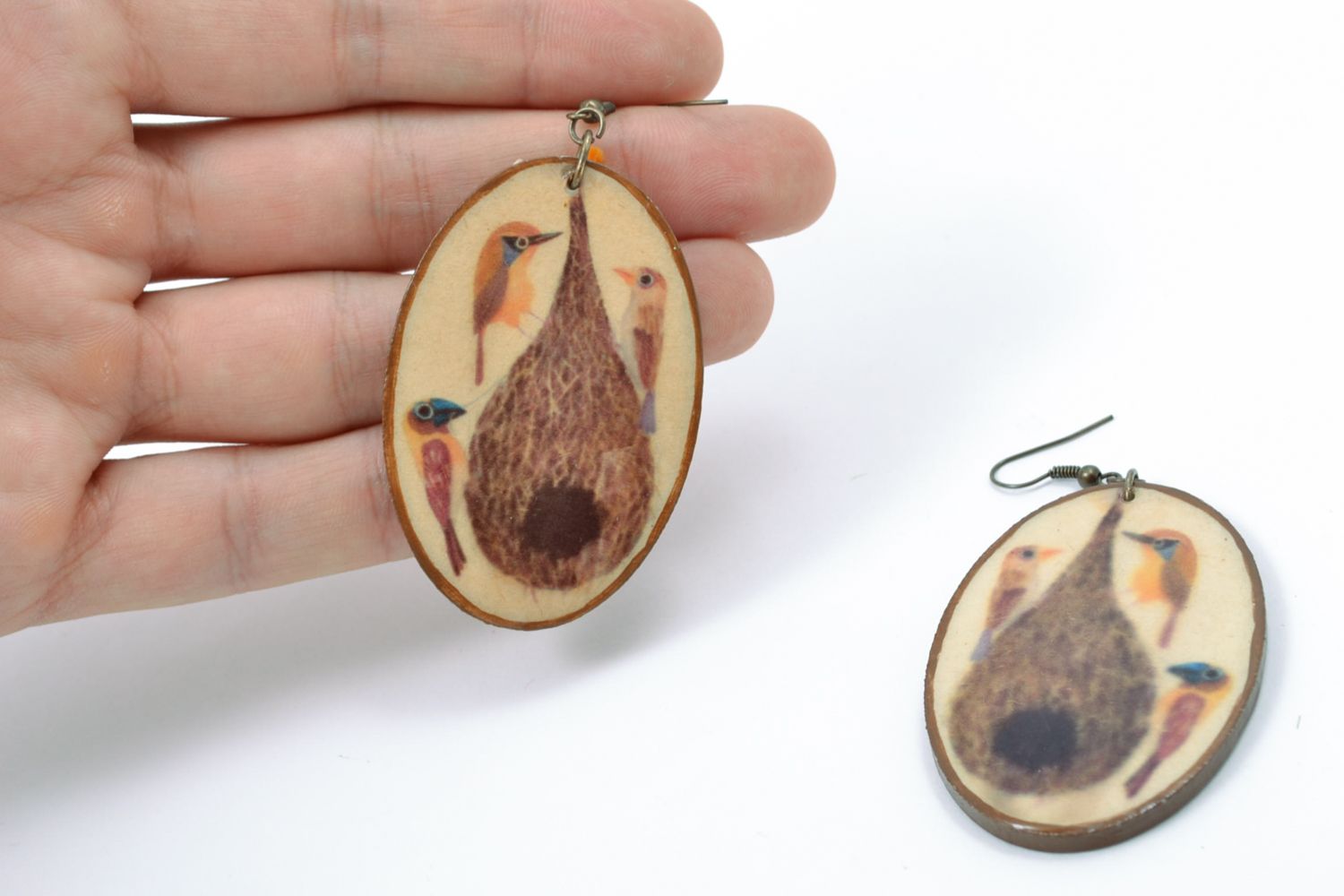 Ovale Ohrringe aus Holz Decoupage foto 3