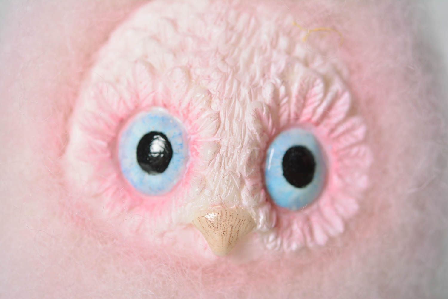 Интерьерная игрушка сова игрушка ручной работы мягкая игрушка из шерсти розовая фото 2