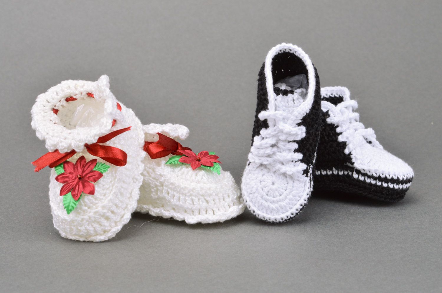 Handmade crocheted set of baby booties for boy and girl made of natural cotton photo 5