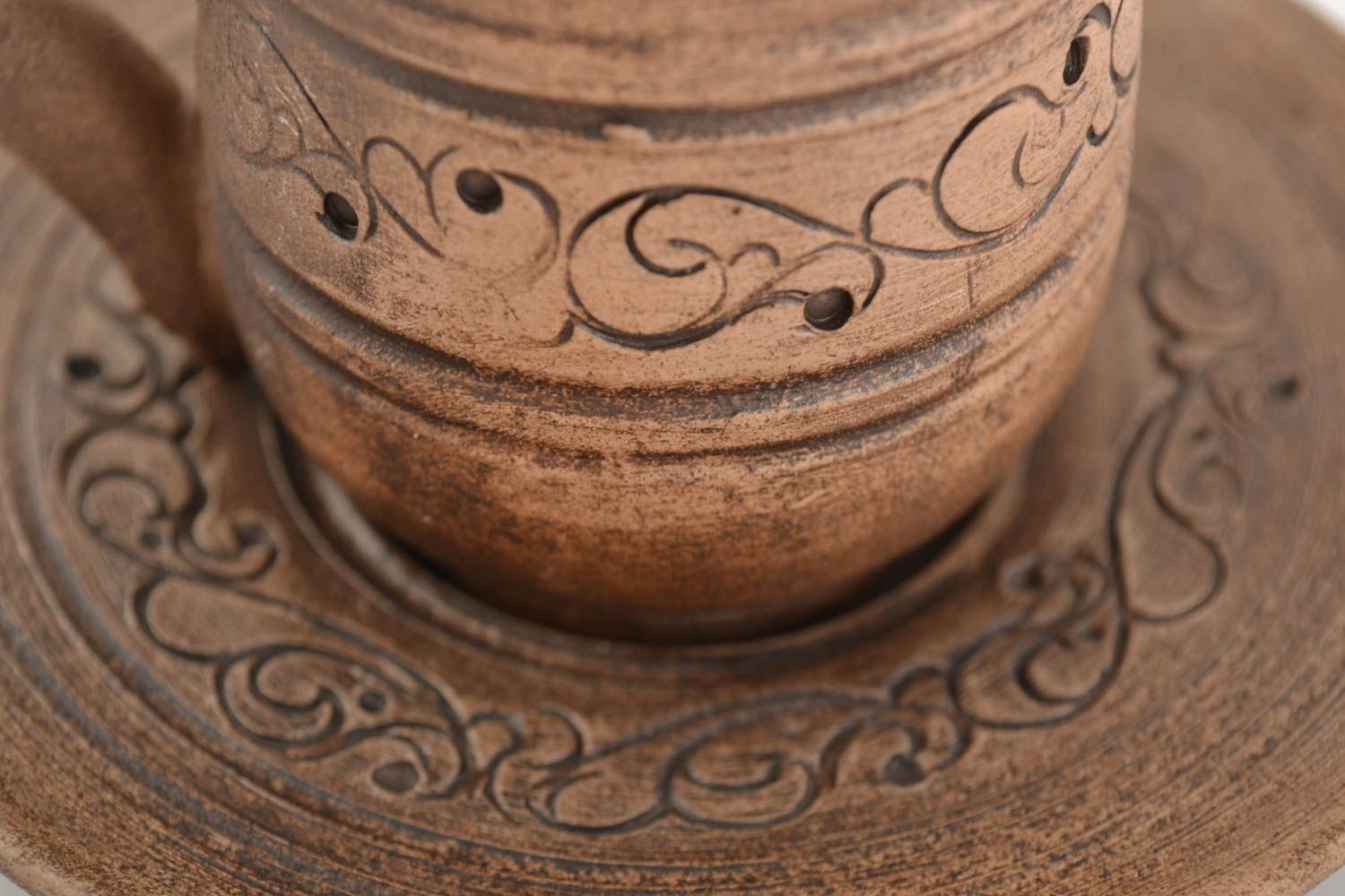 Глиняная чашка ручной работы с орнаментом в технике гончарства объемом 100 мл фото 3