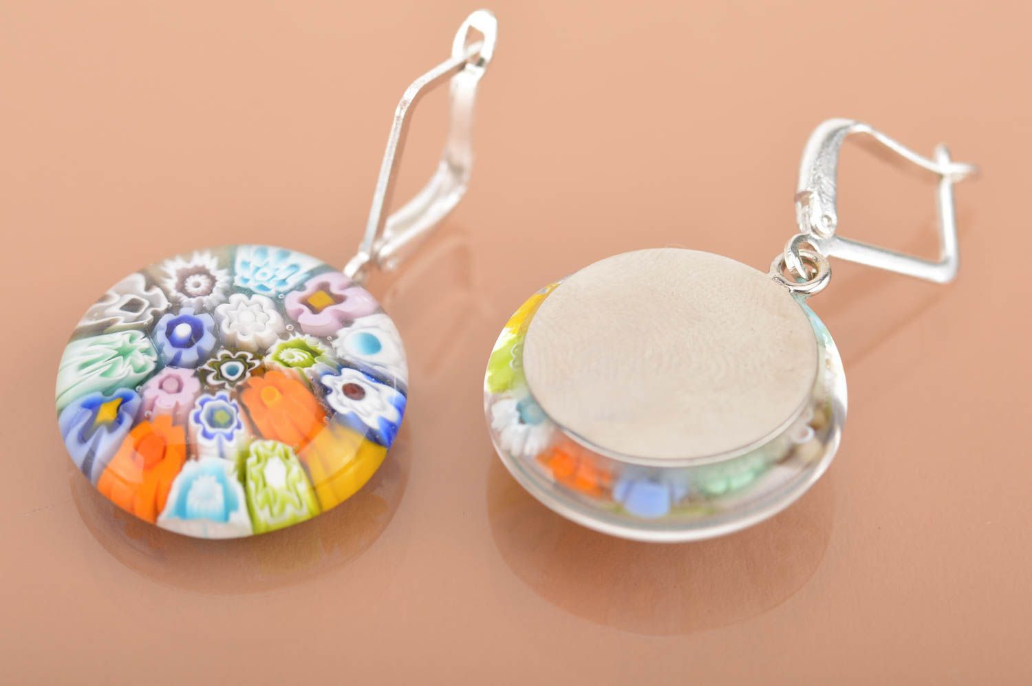 Handgemachte bunte runde Ohrringe aus Muranoglas mit englischen Verschlüssen foto 5
