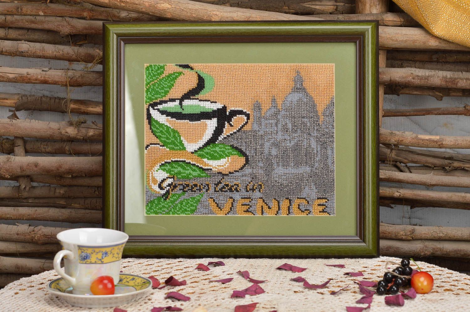 Вышитая чешским бисером картина в рамке ручная работа Зеленый чай в Венеции  фото 1