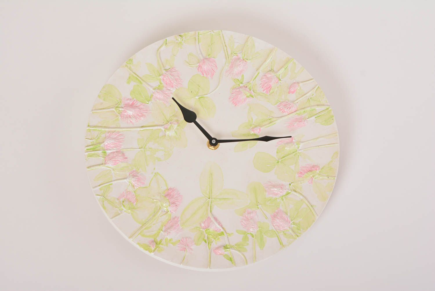 Horloge murale ronde faite main en plâtre blanche à motif floral Déco maison photo 1