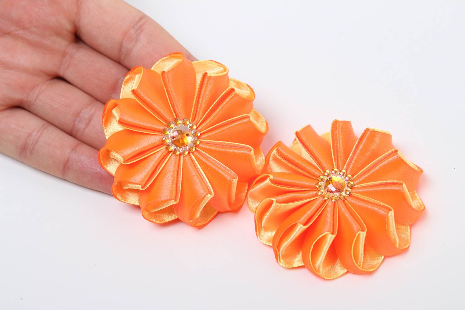Componentes de bisutería hechos a mano regalo original flores de cintas naranjas foto 5