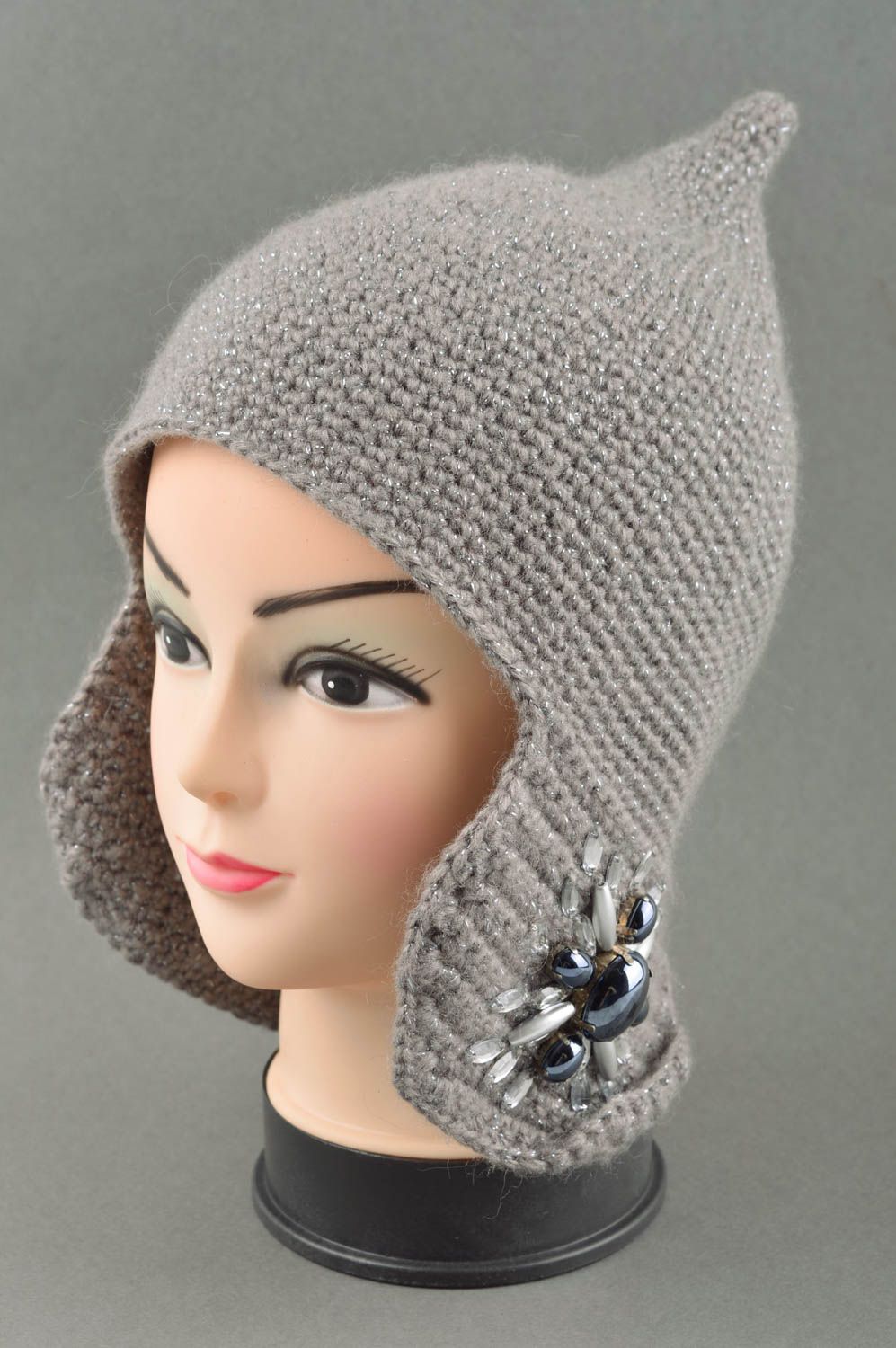 Bonnet tricot fait main Chapeau hiver Vêtement femme broderie perles de rocaille photo 1