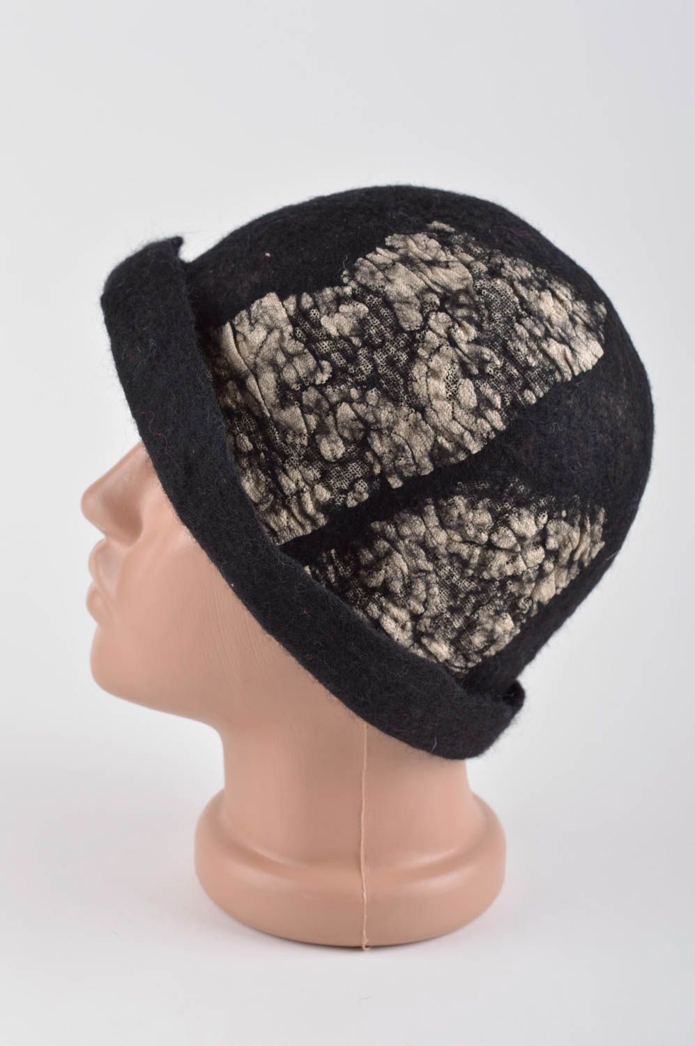 Chapeau en laine feutrée Chapeau fait main noir cloche chaud Vêtement femme photo 3