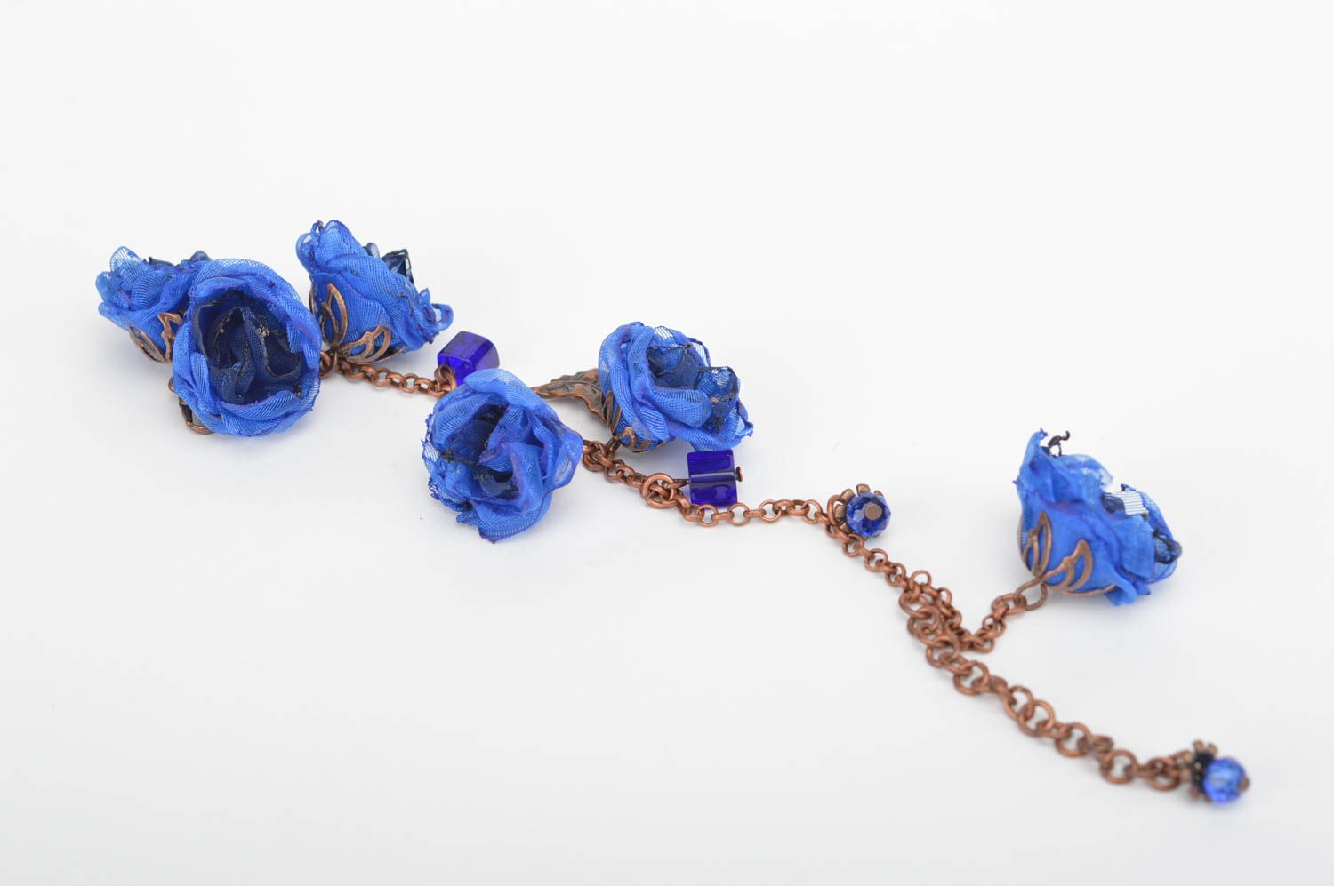 Bracelet fait main Bijou fantaisie fleurs bleues chaîne design Accessoire femme photo 4