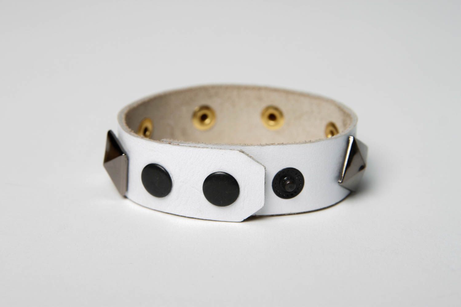 Handmade white leather bracelet stylish designer bracelet wrist jewelry photo 5