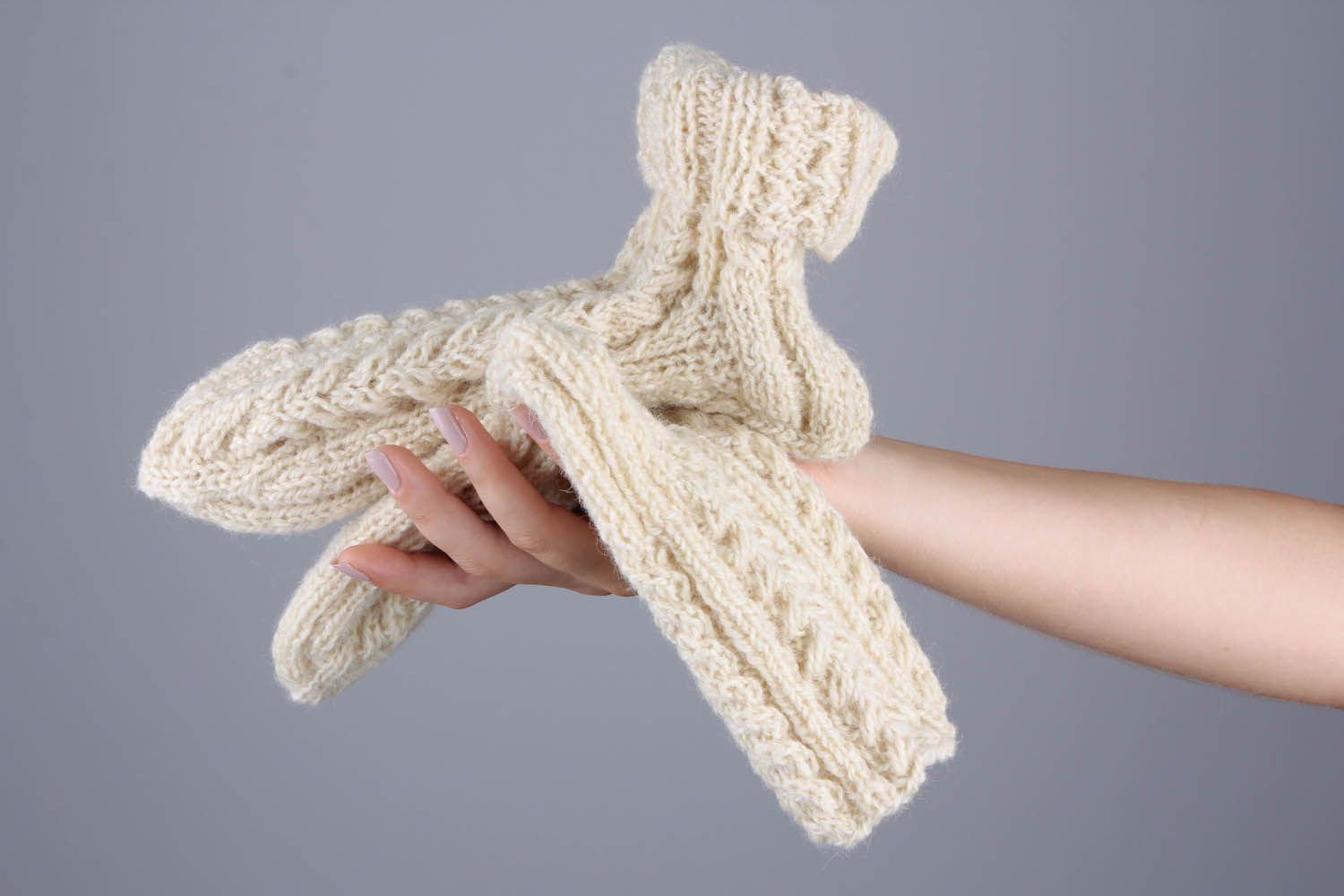Meias quentes de mulher tricotadas de lã natural à mão  foto 5