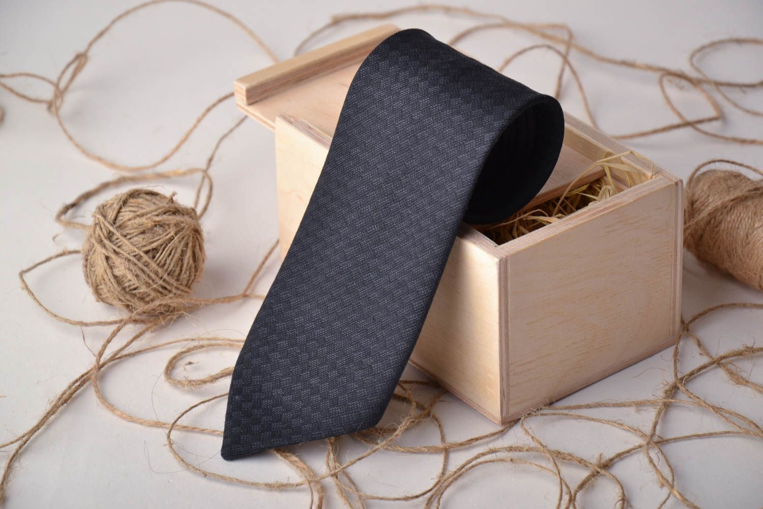 Cravate noire en tissu faite main photo 1