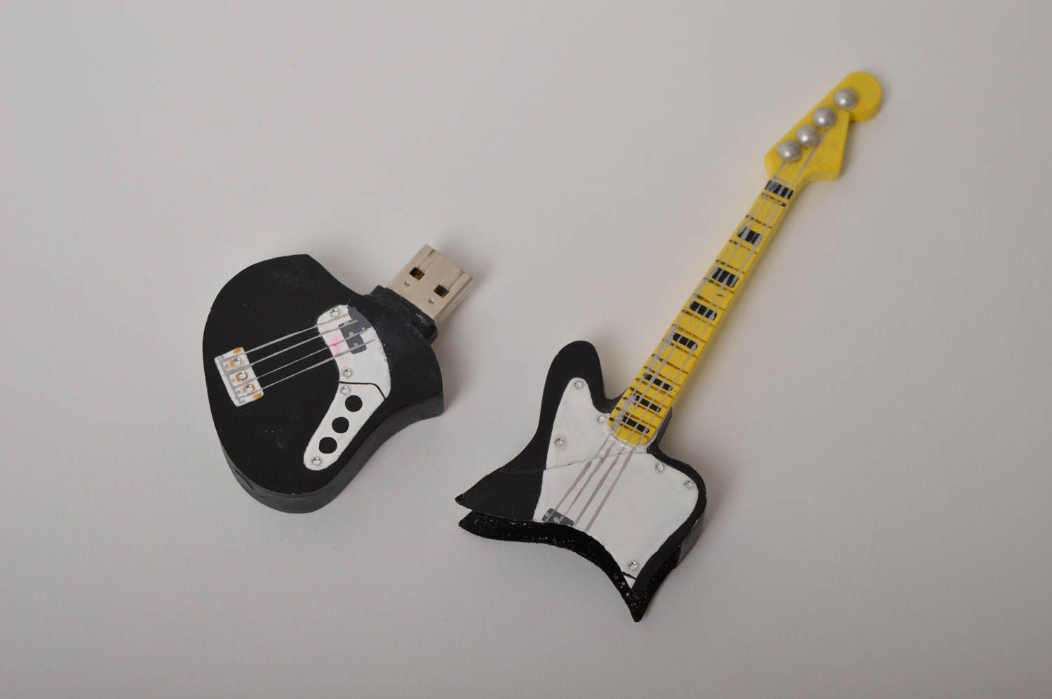 Clé USB guitare faite main pâte polymère souvenir design Cadeau original photo 5