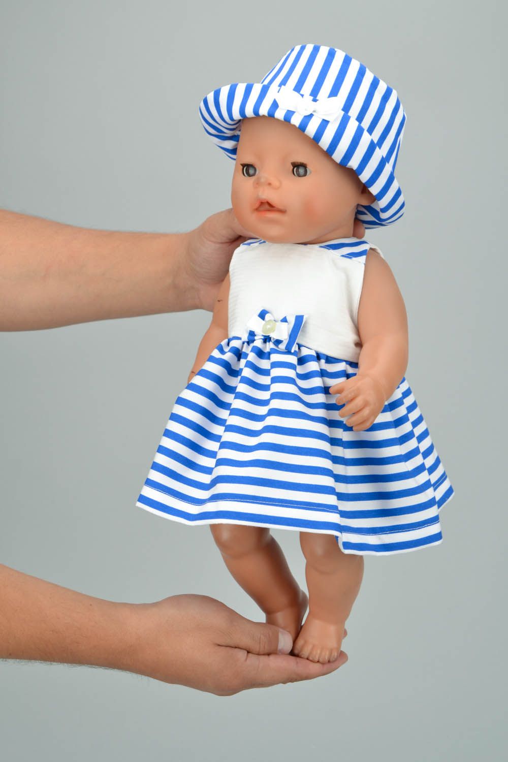 Accessoires poupée: une robe et un panama faits main photo 1