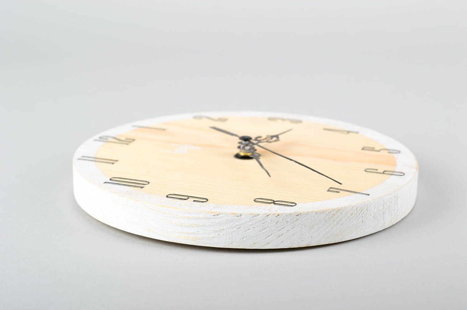 Необычные часы ручной работы деревянные часы круглые настенные часы светлые фото 3