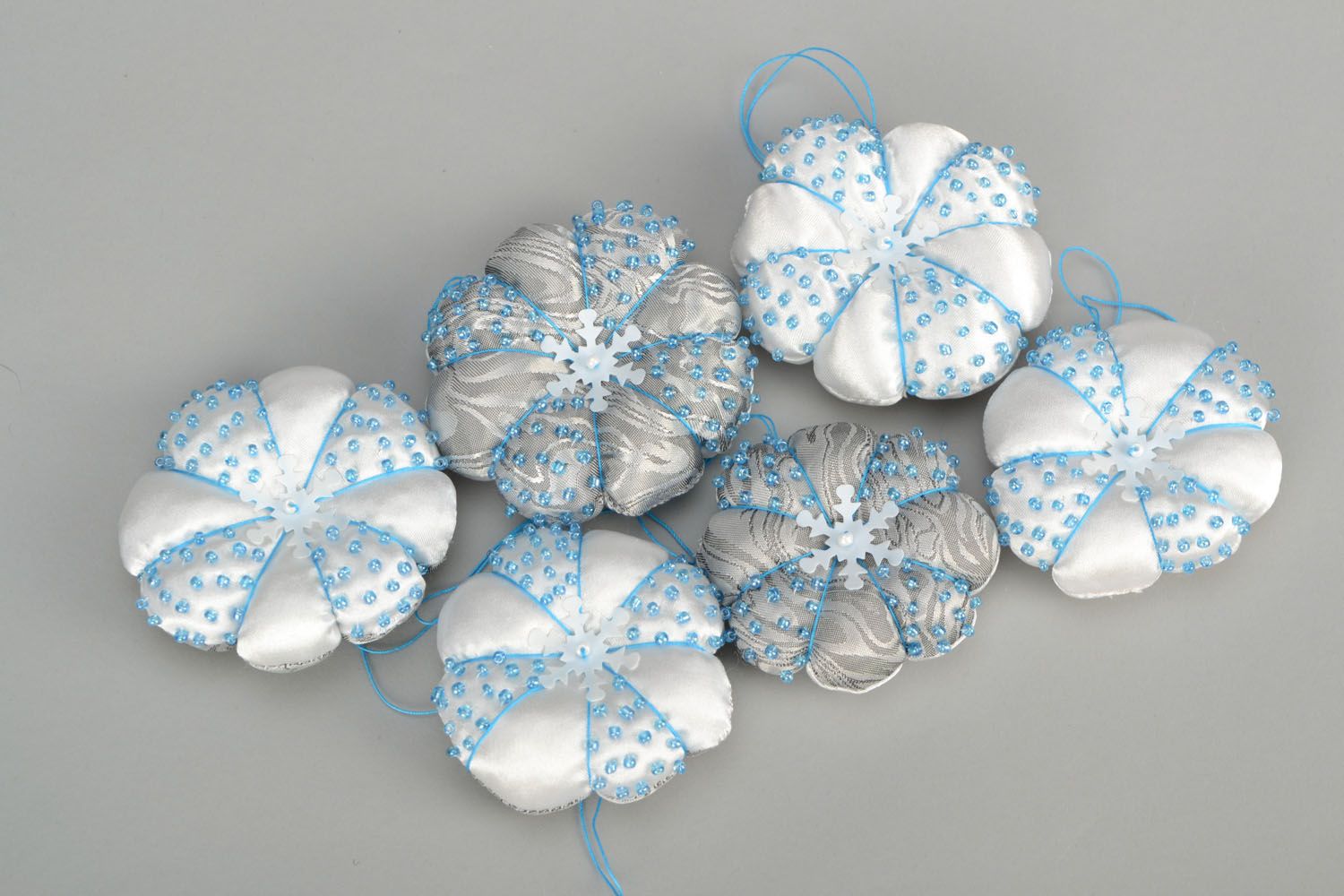 Adornos navideños textiles “Copos de nieve” foto 3