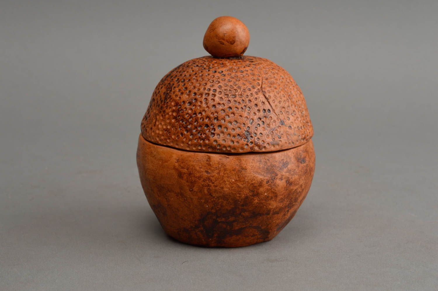 Kleine originelle braune Keramik Zuckerdose mit Löffel aus rotem Ton Handarbeit foto 2