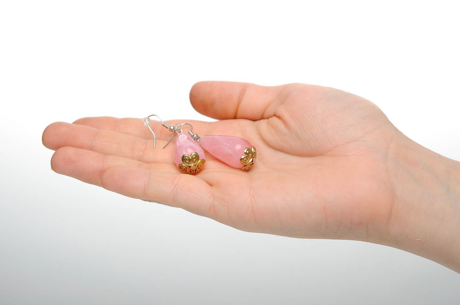 Boucles d'oreilles en perles acryliques Les pierres roses photo 2