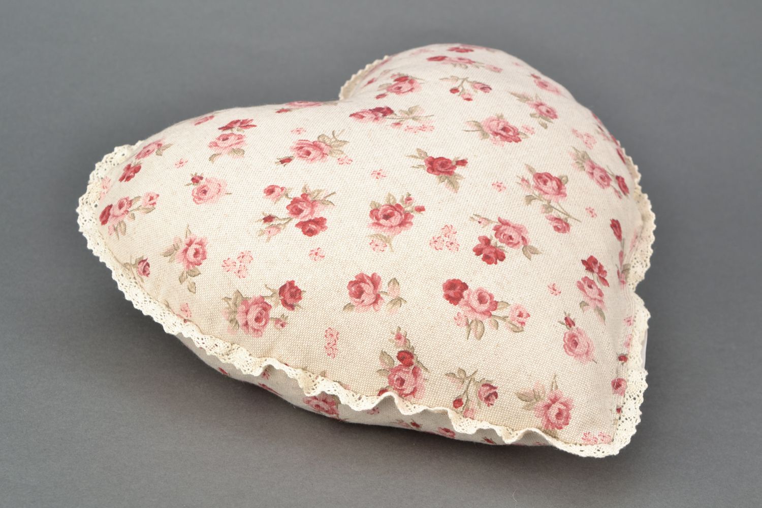 Cotton interior cushion in the shape of heart photo 3
