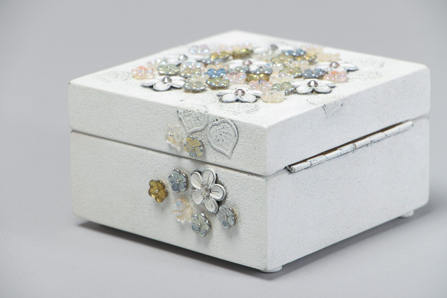 Handmade magnificent white jewelry box inlaid with glass and metal elements photo 4