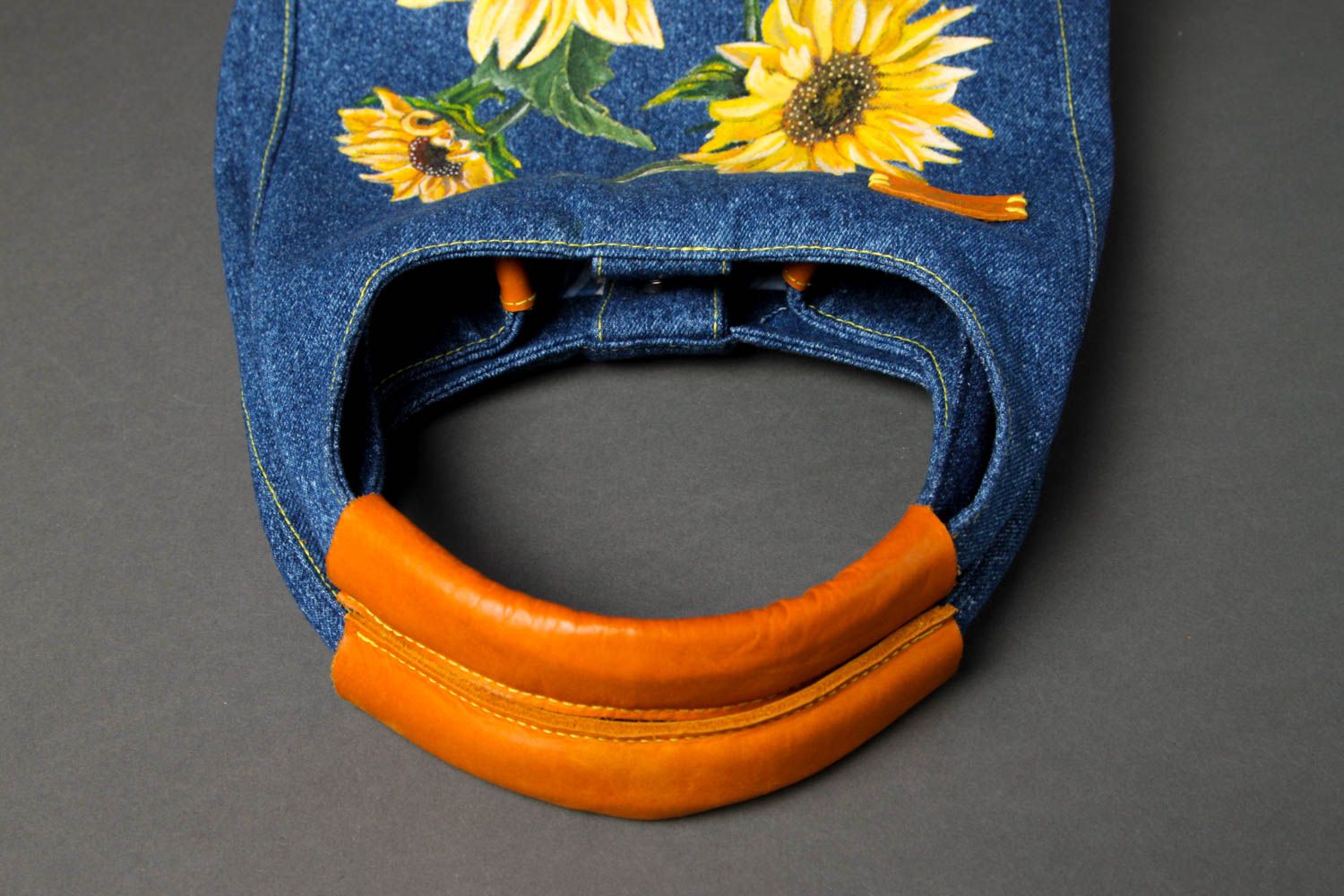 Сумка ручной работы женская сумка авторская тканевая сумка джинсовая с цветами фото 5
