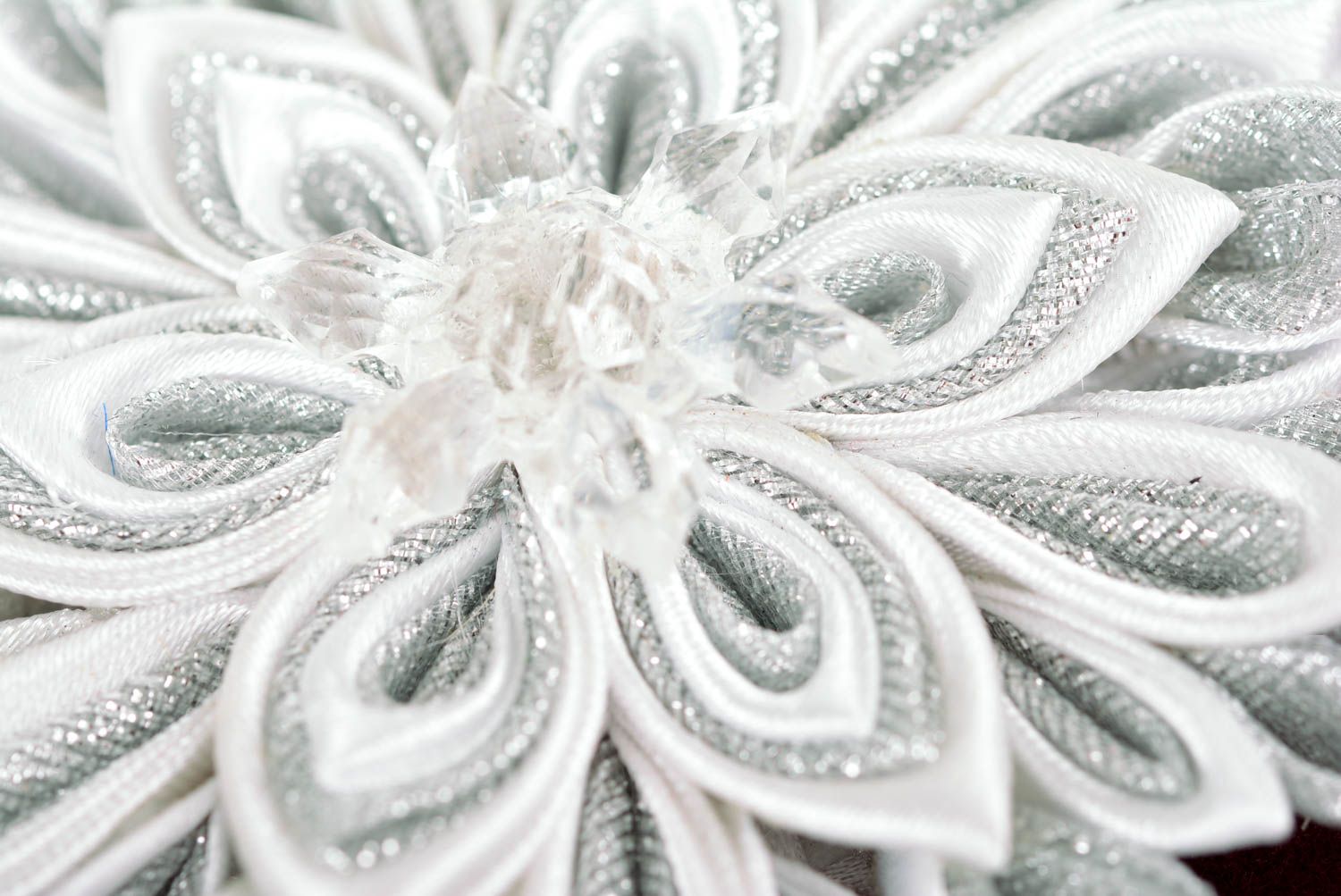 Haarband Blume handgefertigt Haarschmuck Blume Accessoire für Haare in Weiß foto 4