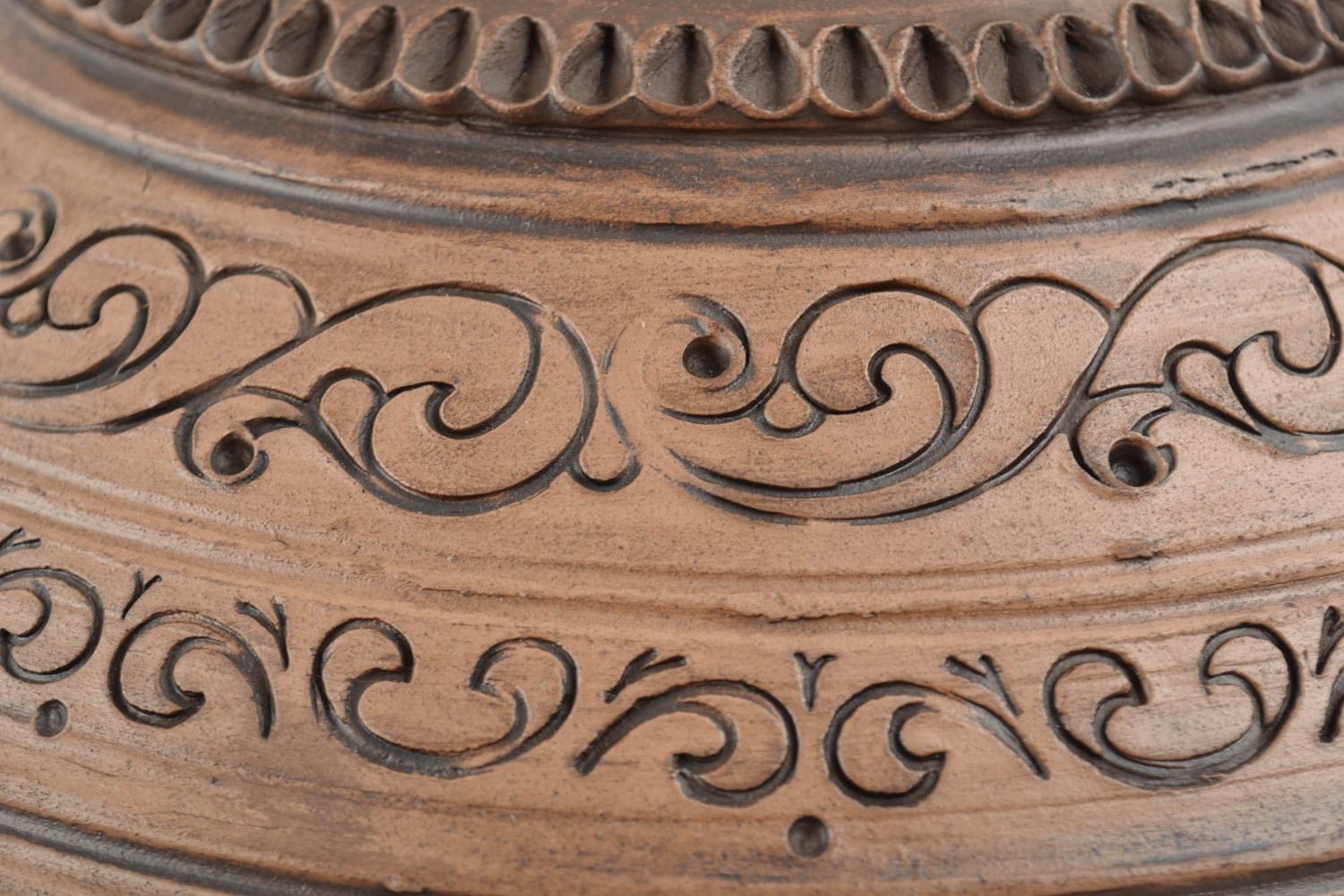 Глиняная миска для блинов с крышкой обработанная серебром ручной работы на 3 л фото 2