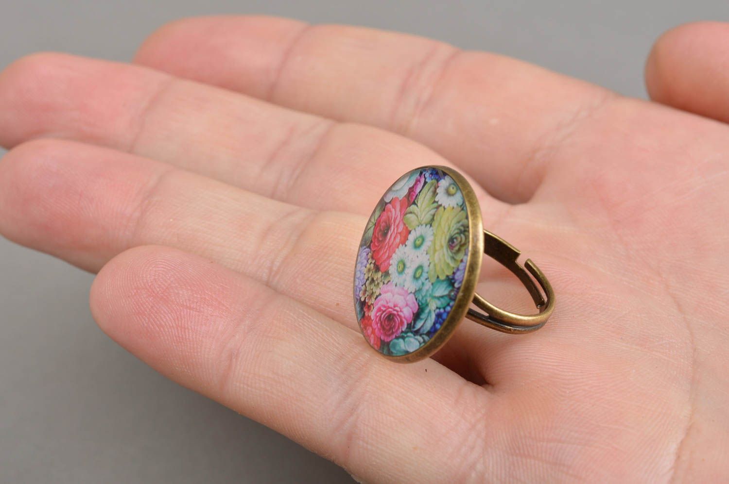 Handmade round-shaped vintage ring with epoxy resin decorated with decoupage  photo 4