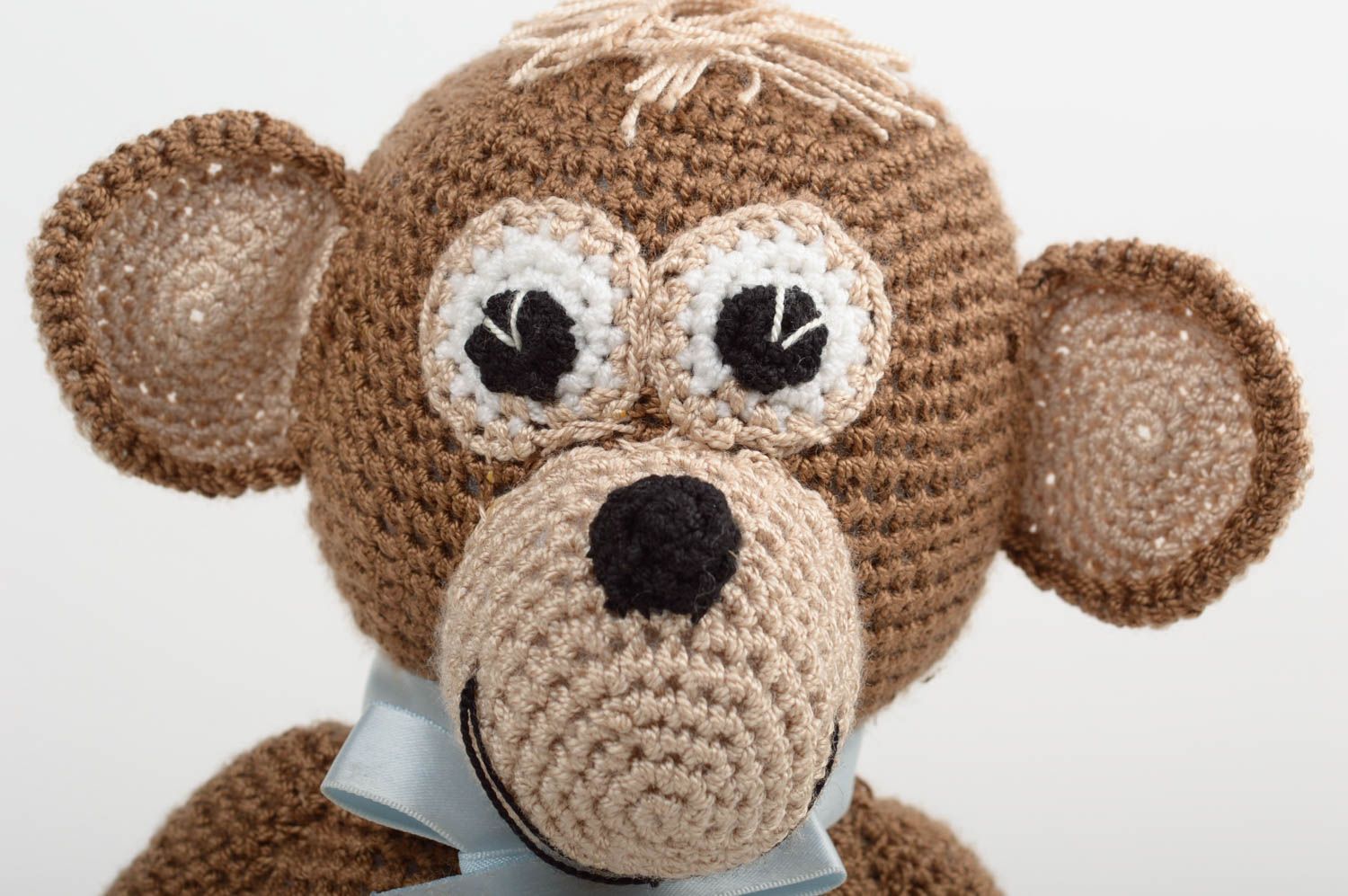 Kuscheltier StoffHäkel handmade Gehäkeltes Spielzeug Stofftier Affe mit Band foto 3