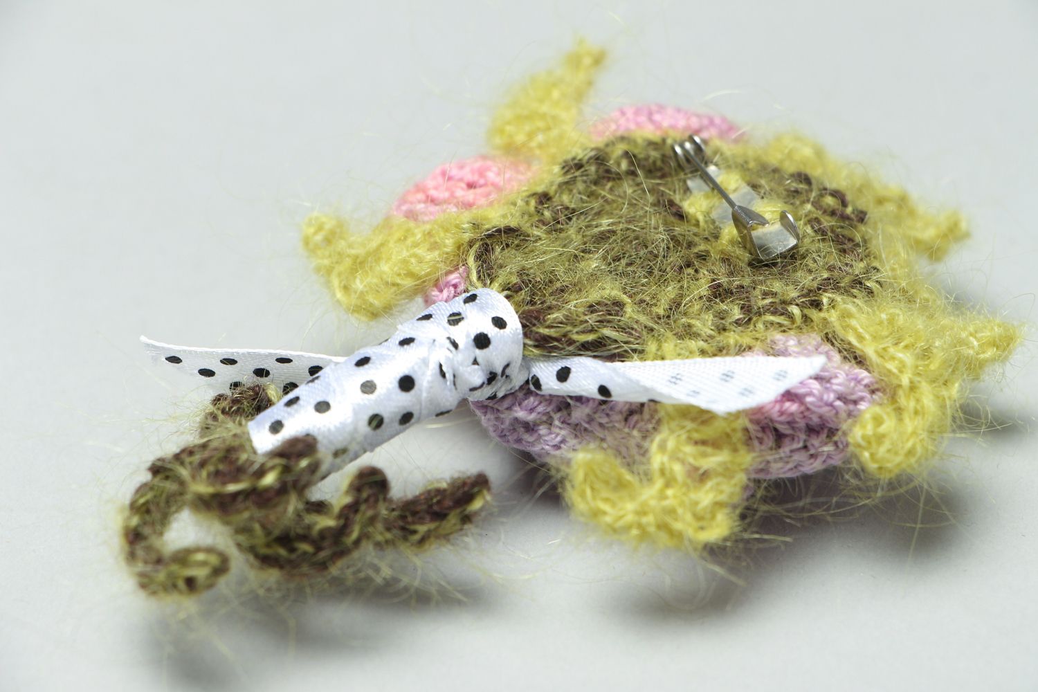 Crochet designer flower brooch photo 3