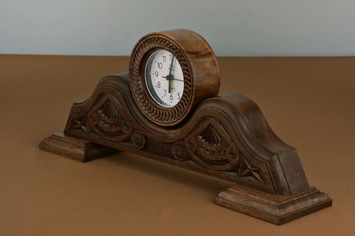 L'orologio lussuoso da tavolo fatto a mano L'orologio decorativo di legno
 foto 4