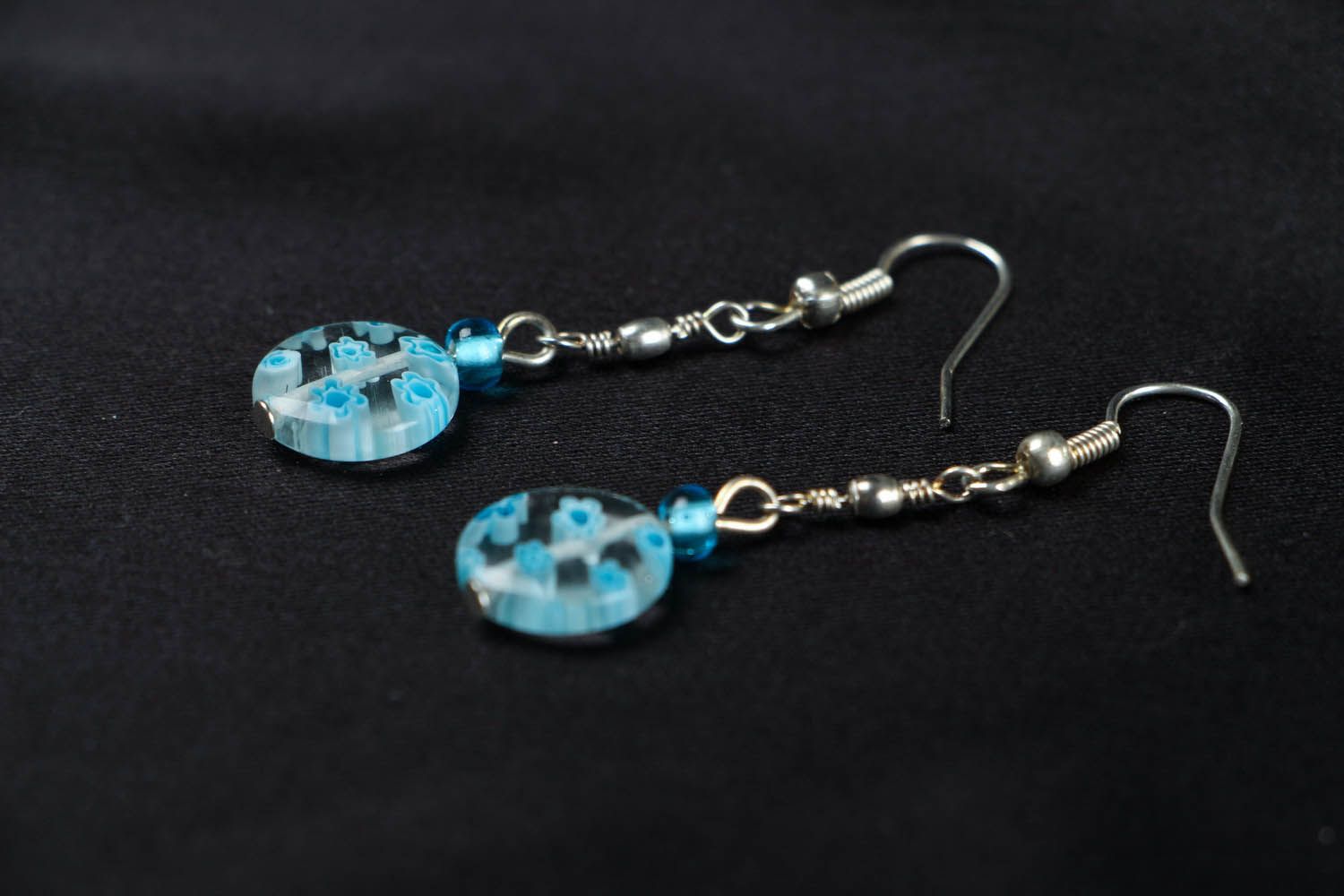 Boucles d'oreilles artisanales en perles de verre photo 2