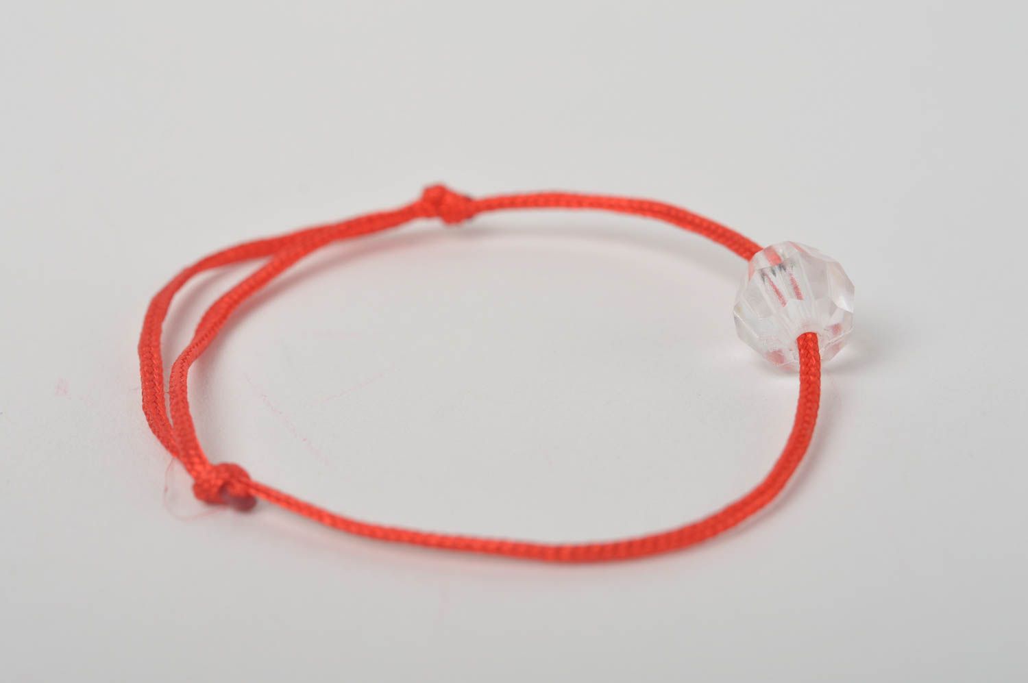 Bracelet fin Bijou fait main cordon rouge avec perle transparente Cadeau enfant photo 4