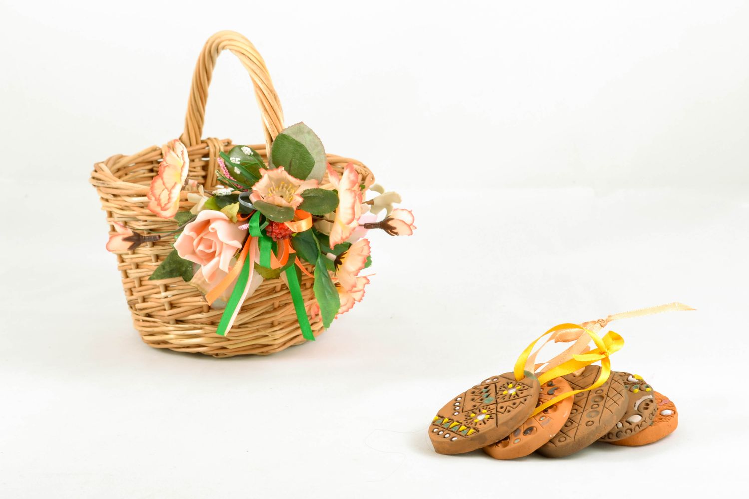 Cestino pasquale fatto a mano cestino profondo con decorazioni floreali
 foto 2