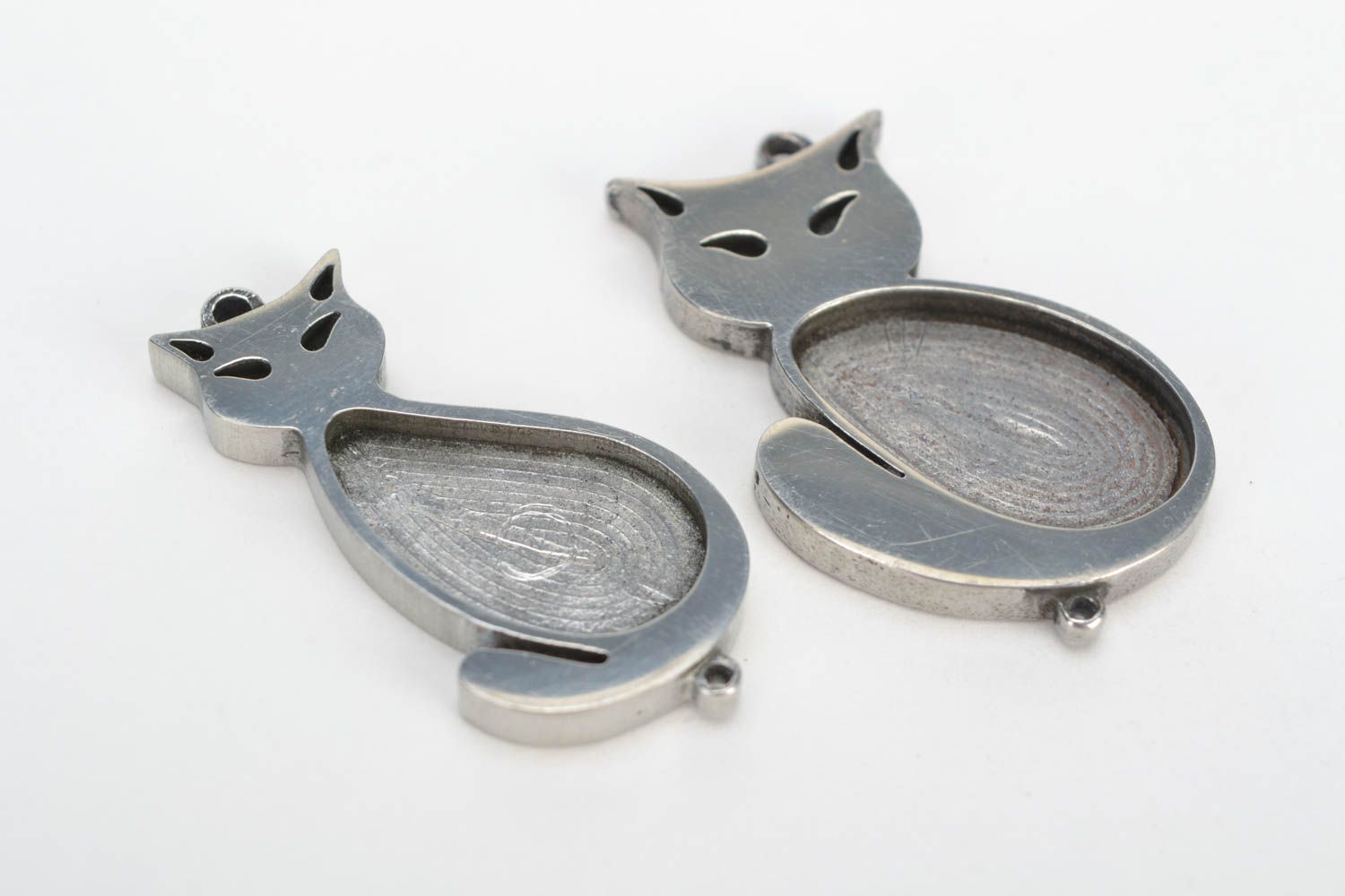 Beautiful handmade paired metal blank pendants set 2 pieces Cats photo 4