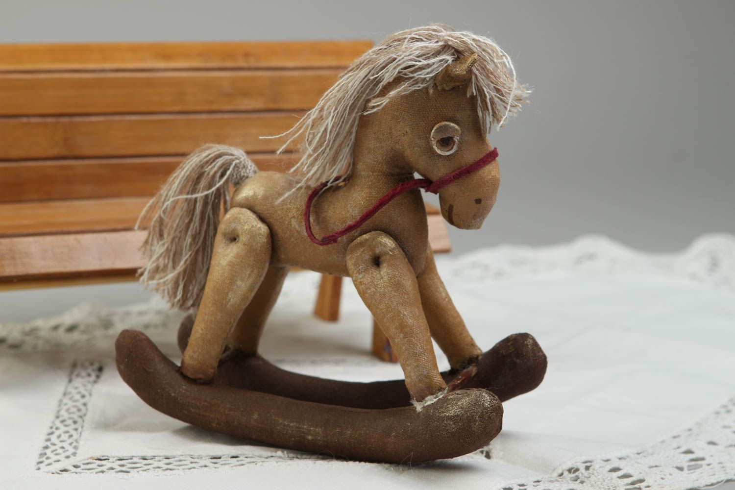 Игрушка ручной работы мягкая игрушка лошадка качалка из ткани авторская игрушка фото 1