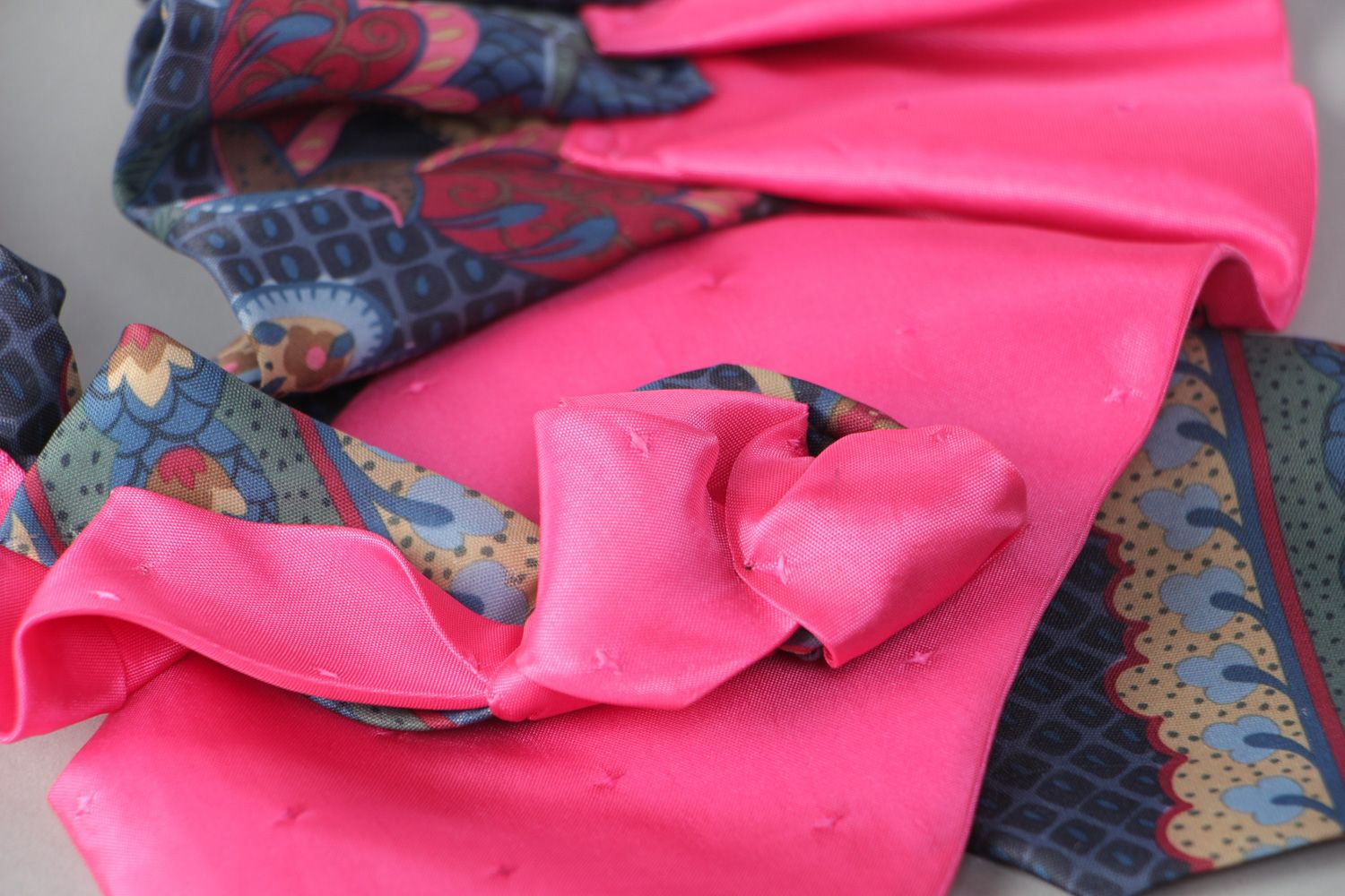 Joli col en tissu rose et gris fait main cousu en cravates bijou original femme photo 4