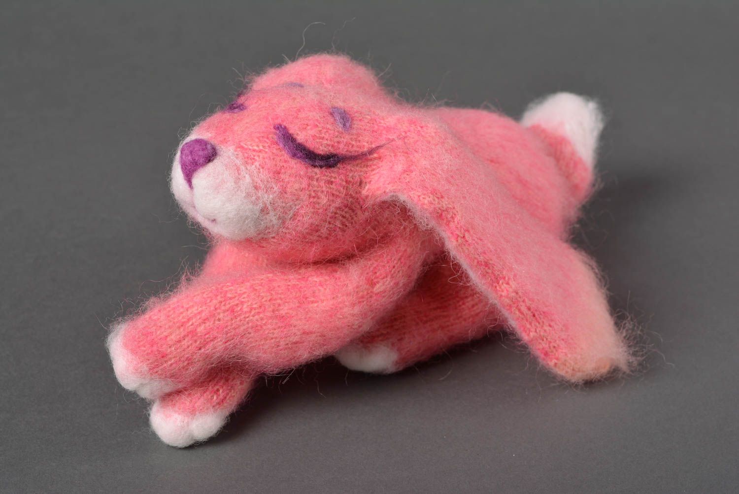 Peluche lapin rose Jouet tricot fait main en laine Cadeau enfant original photo 1