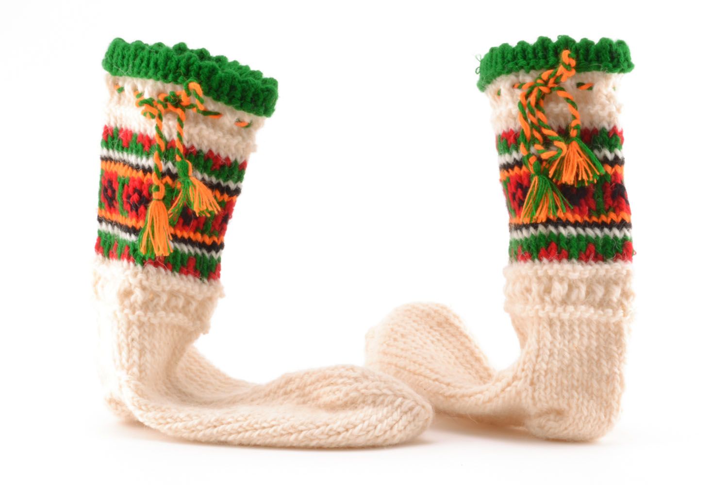 Belles chaussettes tricotées en laine naturelle photo 4