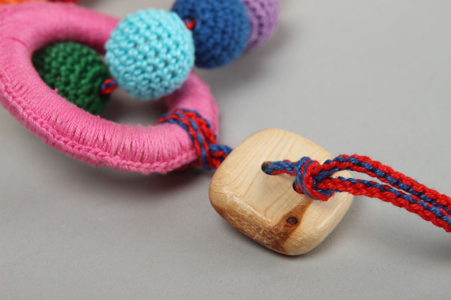 Handmade Beißring Holz Spielzeug für Babys Beißring Baby Häkel Accessoires  foto 4