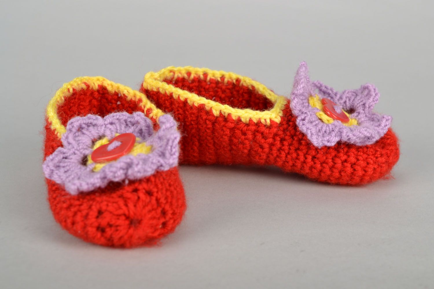 Pantofole di lana da bambine fatte a mano scarpe per casa in colore vivace foto 3