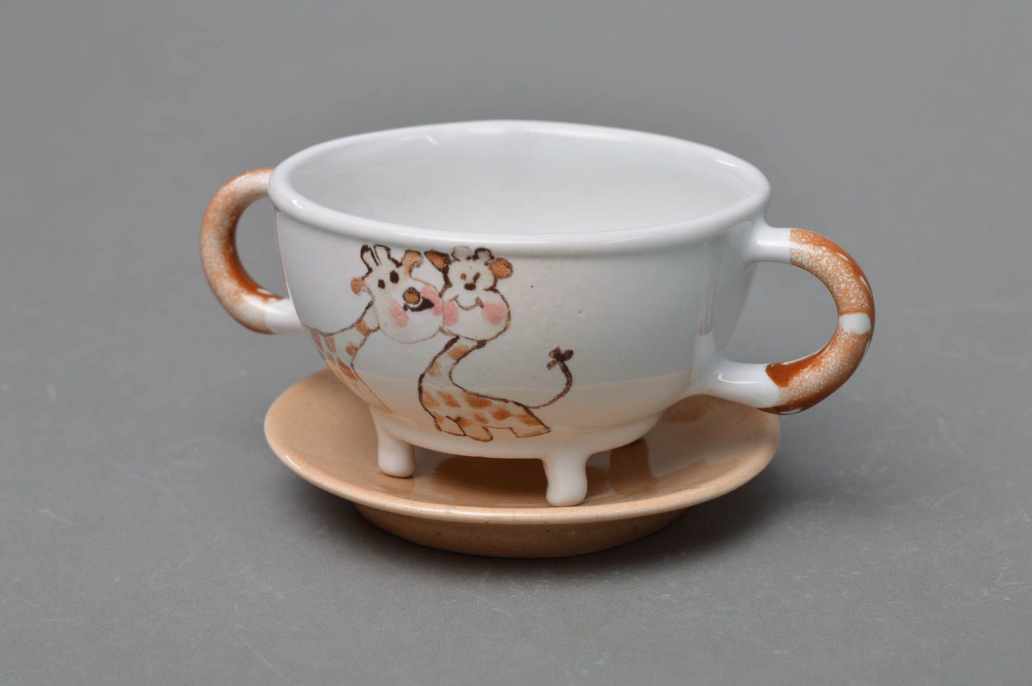 Large porcelain glazed cup with two handles on legs for kids with Giraffes' family pattern photo 1