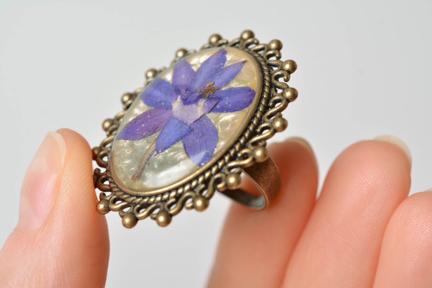 Handmade Vintage Ring mit echter Blume oval aus Metall schön blau für Damen foto 5