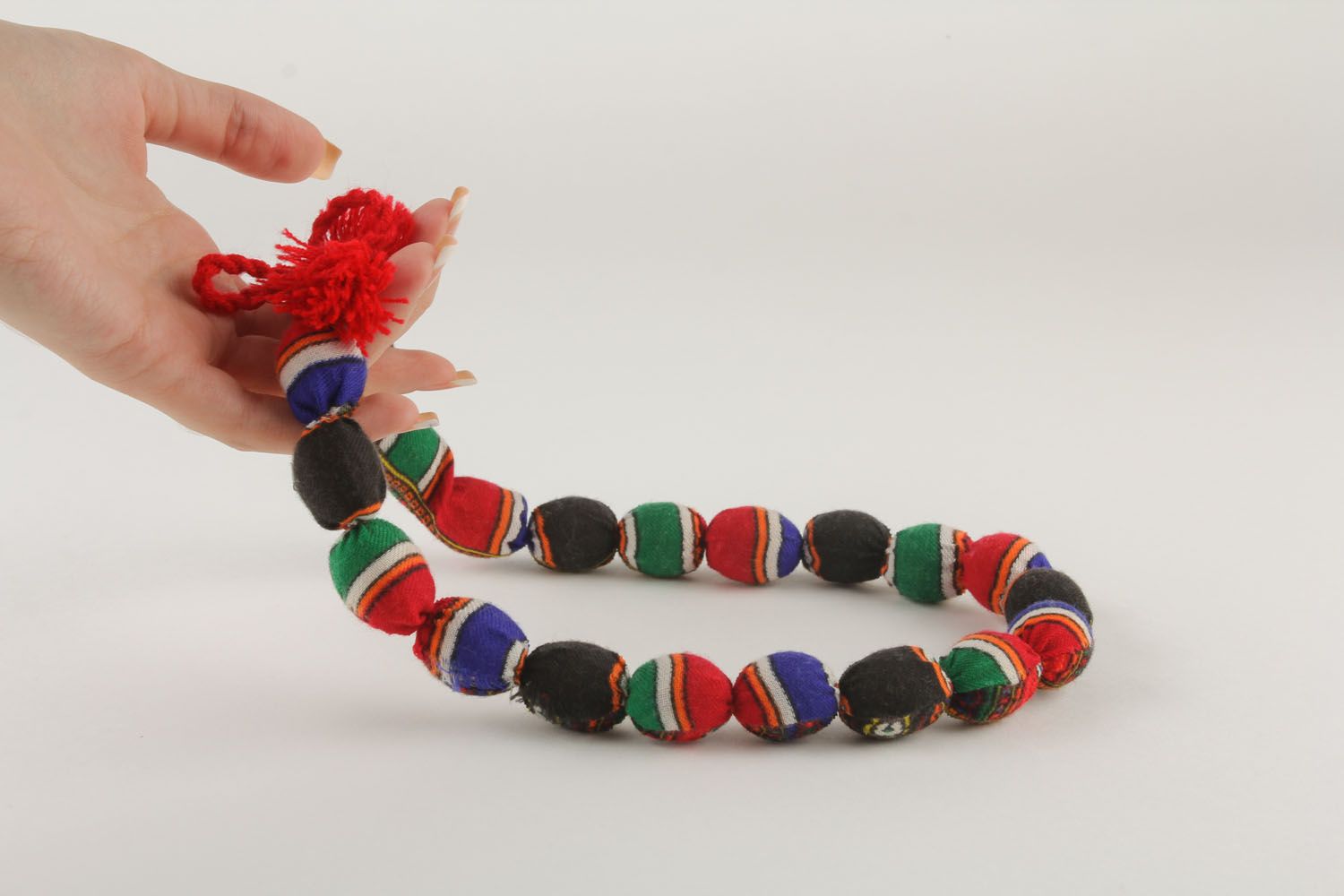 Collier de perles en tissu colorées fait main photo 4